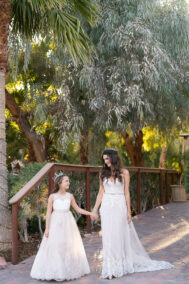 bride and daughter