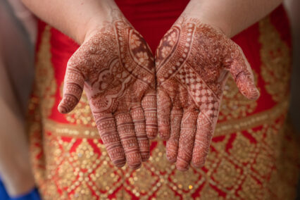 henna hands
